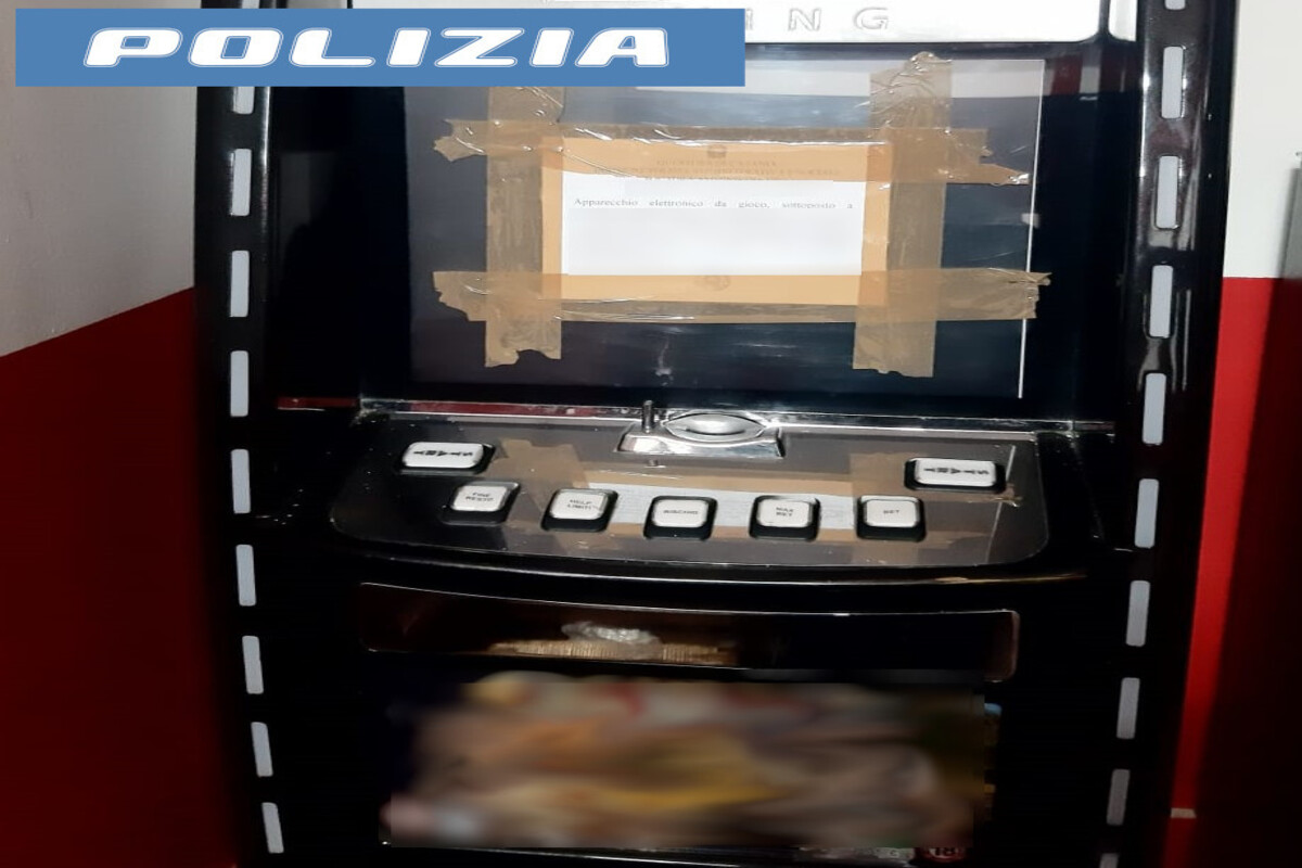 Slot machine truccate sequestrate a San Salvo dalle Fiamme Gialle -  Zonalocale